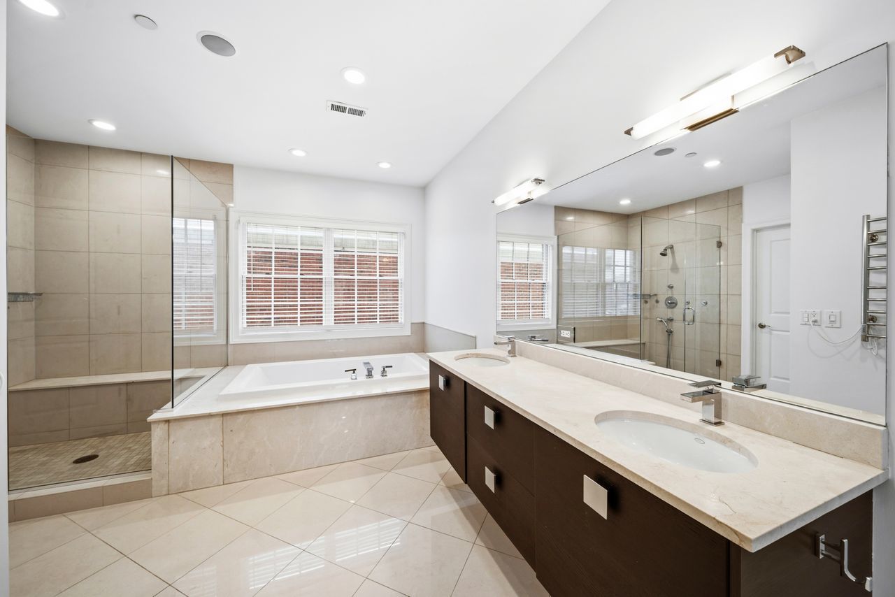 865 Laurel Avenue, Highland Park, IL 60035