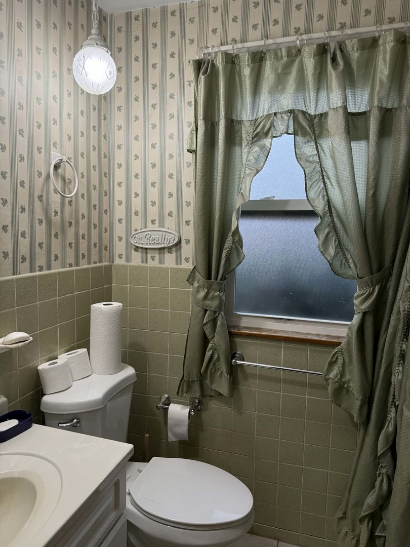 317 Frederick Avenue, Bellwood, IL 60104