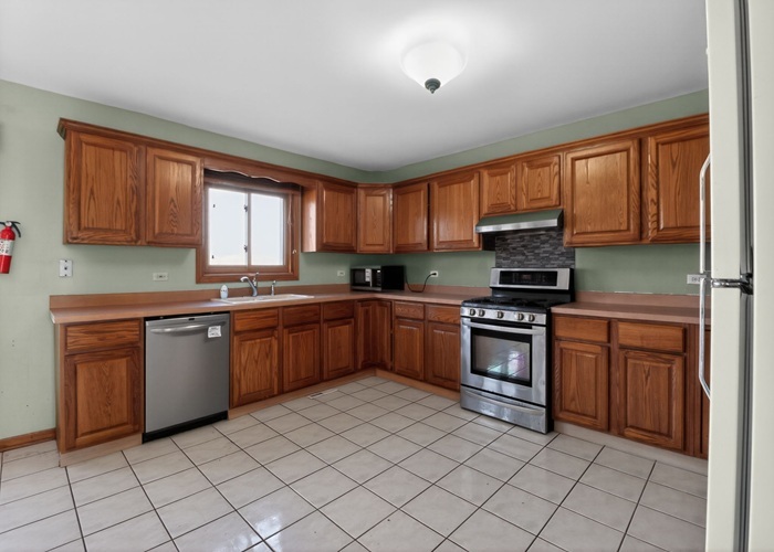 3902 Edgewater Drive, Hazel Crest, IL 60429