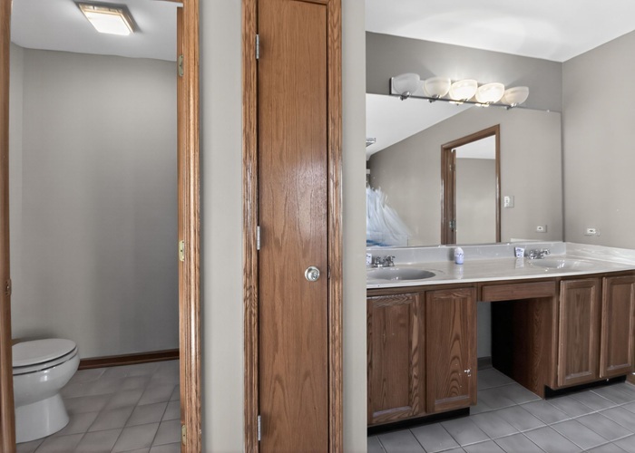 3902 Edgewater Drive, Hazel Crest, IL 60429