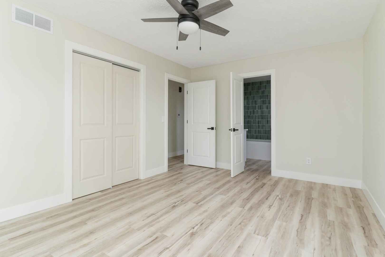 1 Sunshine Court, Bloomington, IL 61704