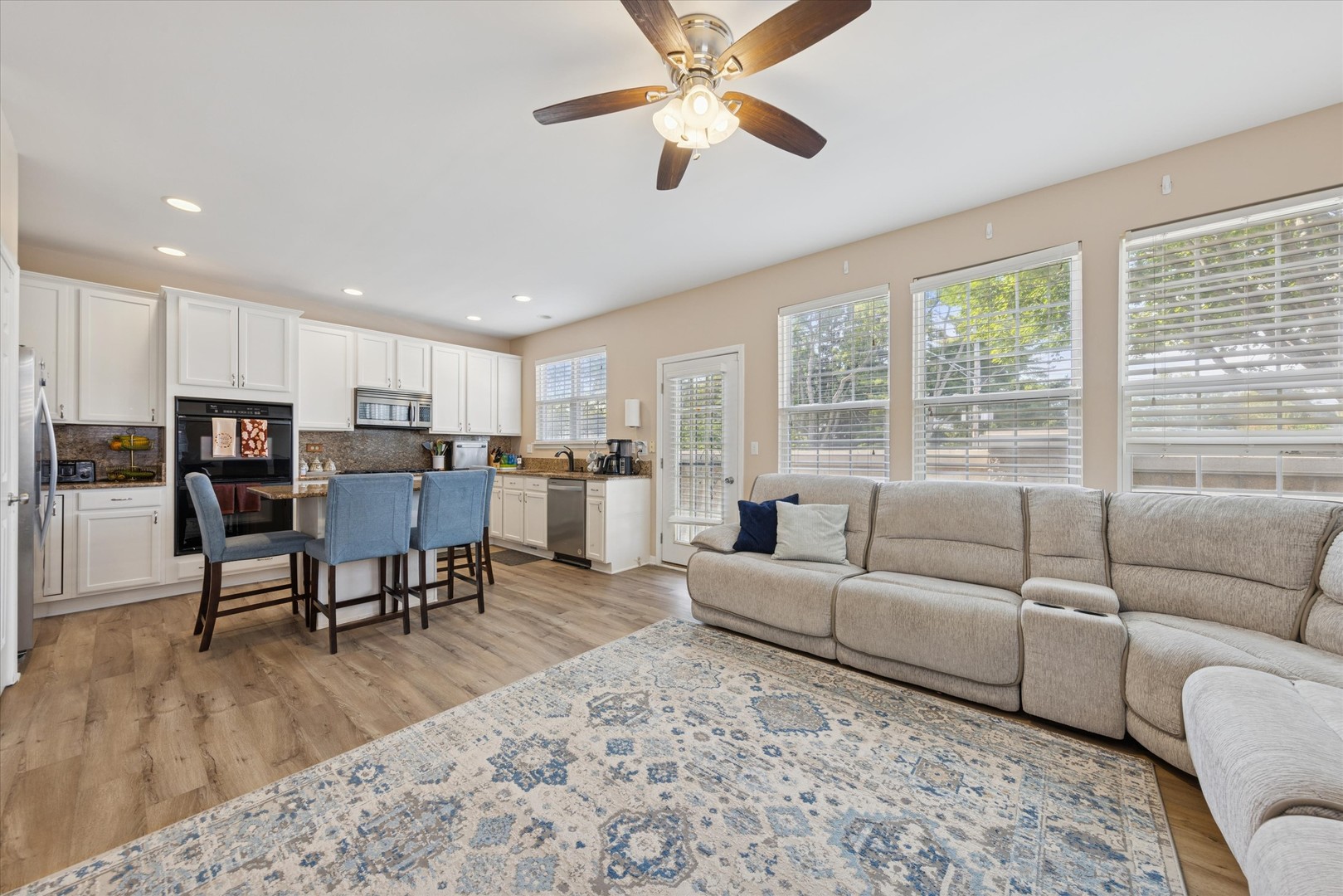 1618 Astor Avenue, Oakbrook Terrace, IL 60181