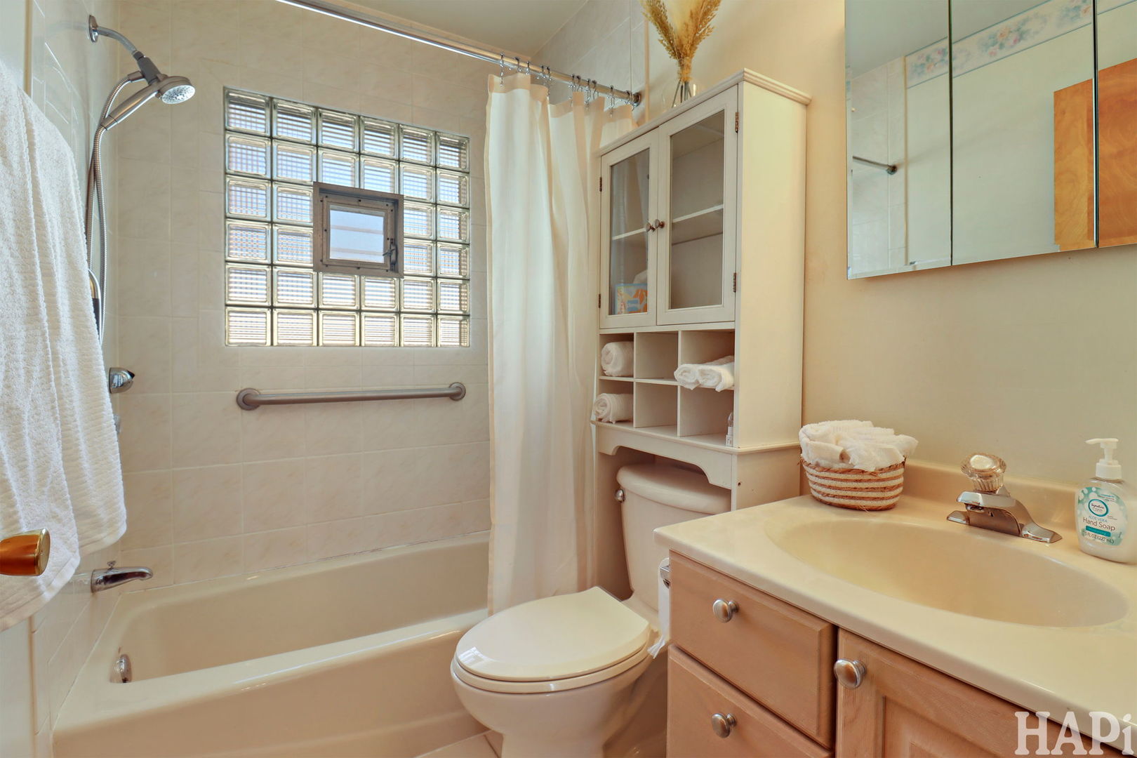 86 Mariposa Avenue, Waukegan, IL 60087