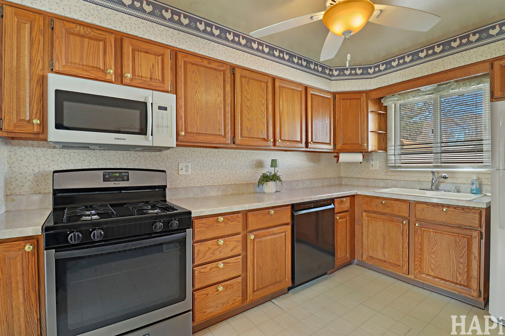 86 Mariposa Avenue, Waukegan, IL 60087