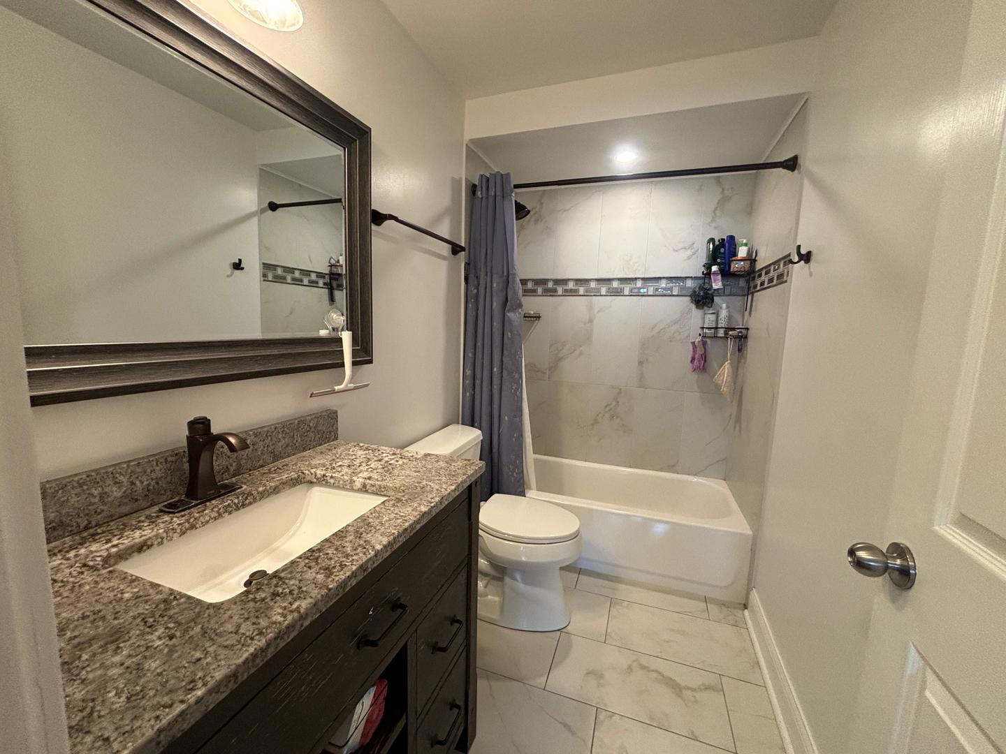 101 Bar Harbour Road #6M, Schaumburg, IL 60193