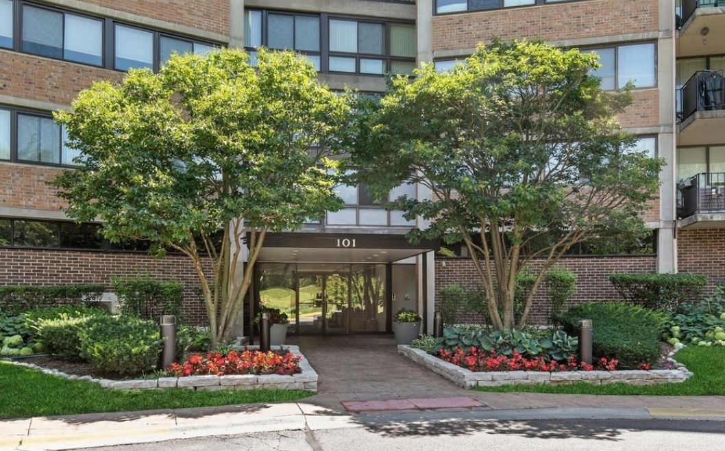 101 Bar Harbour Road #6M, Schaumburg, IL 60193