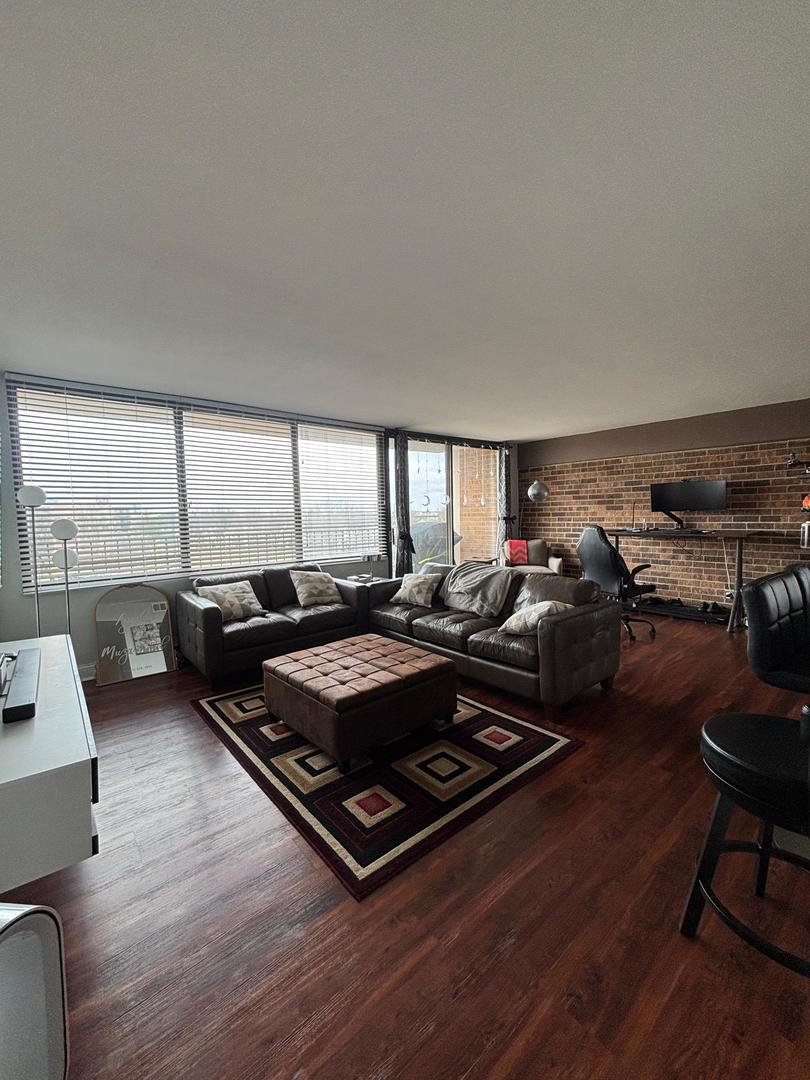 101 Bar Harbour Road #6M, Schaumburg, IL 60193