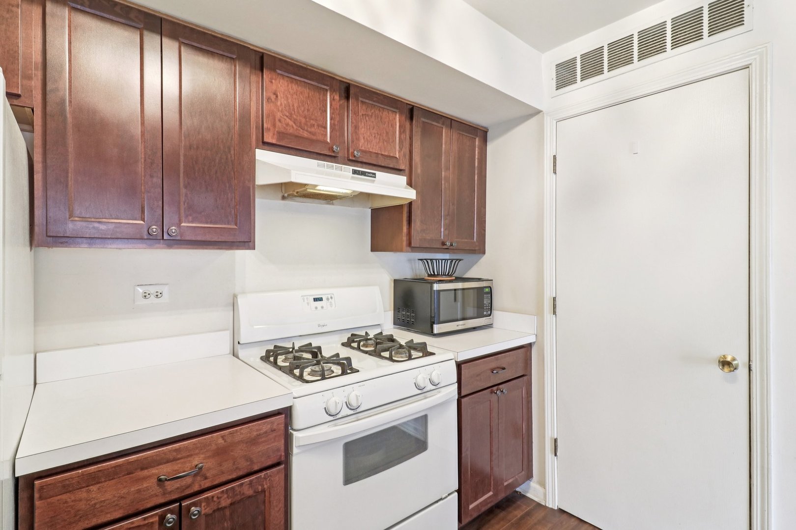 353 Gregory Street, Aurora, IL 60504