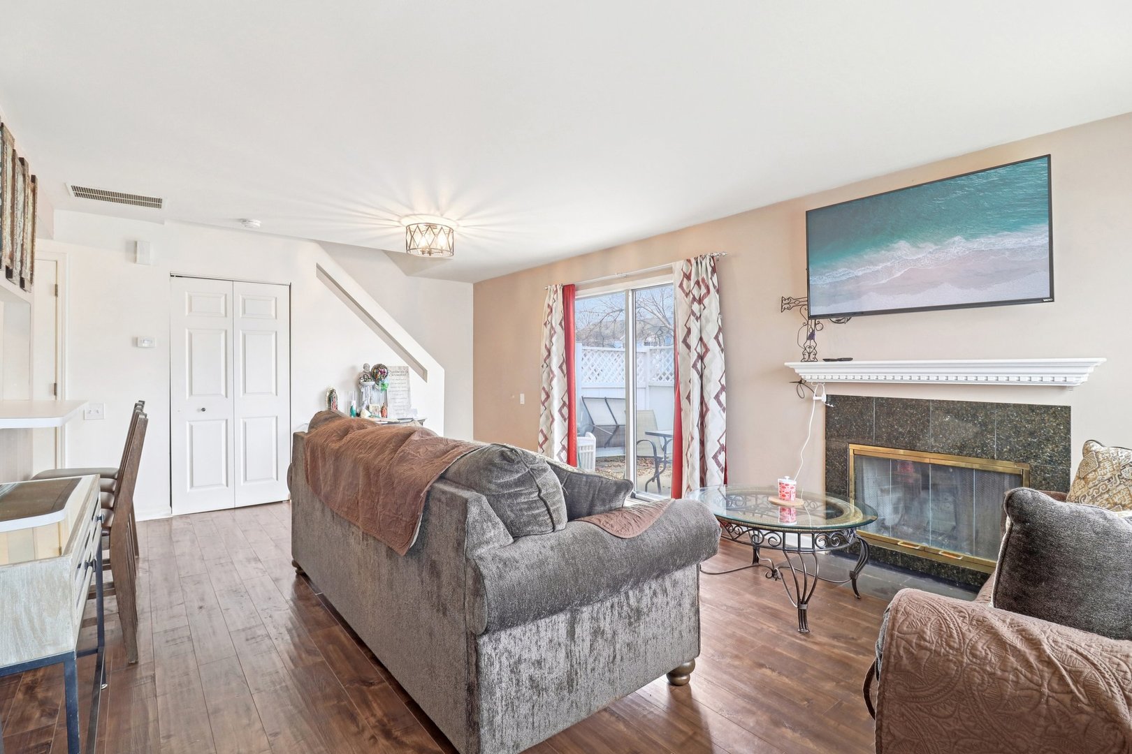 353 Gregory Street, Aurora, IL 60504