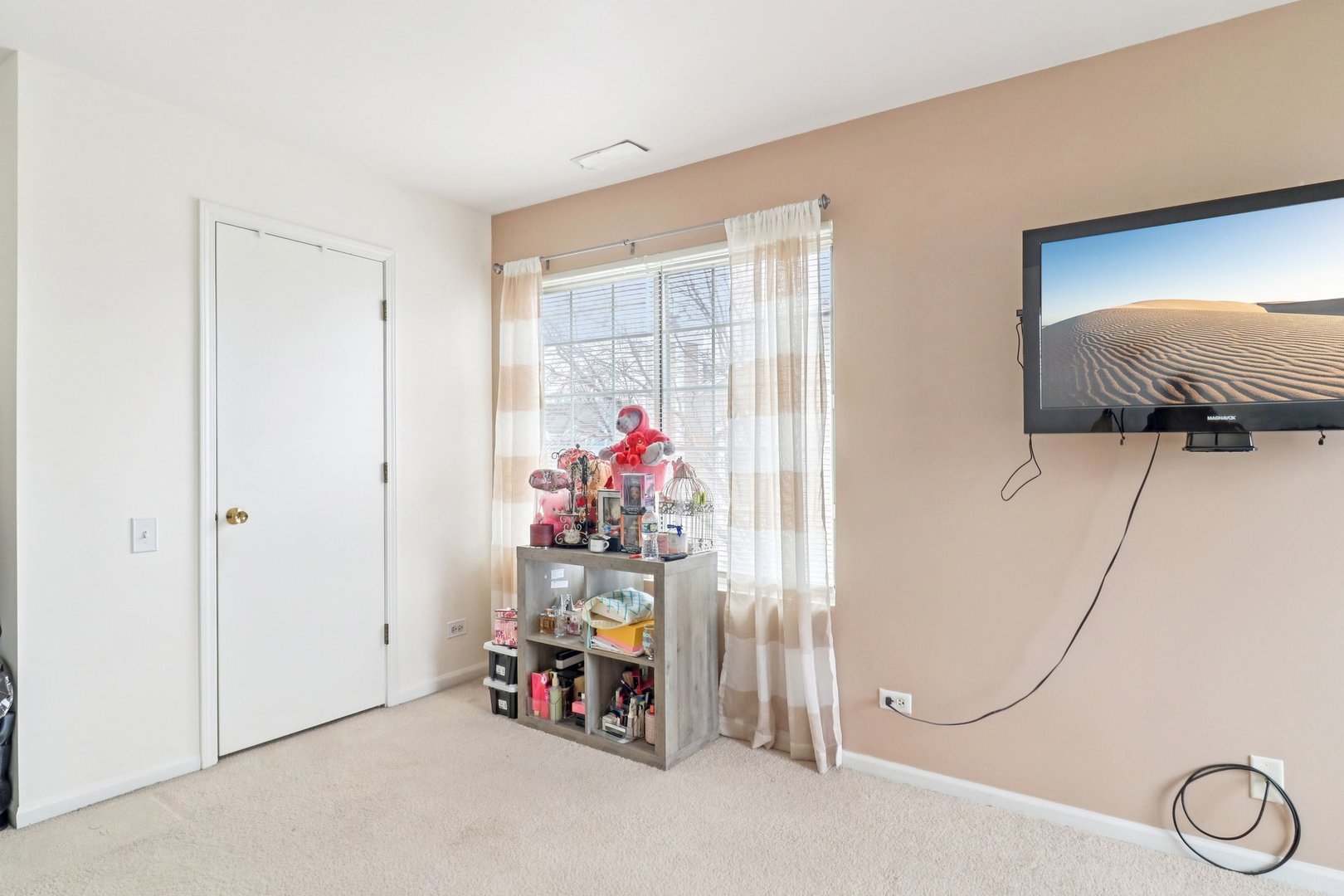 353 Gregory Street, Aurora, IL 60504