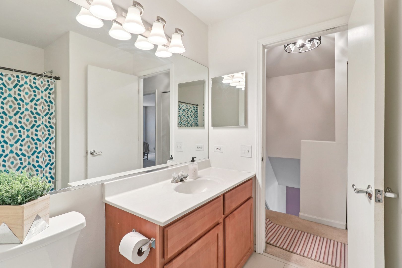 353 Gregory Street, Aurora, IL 60504