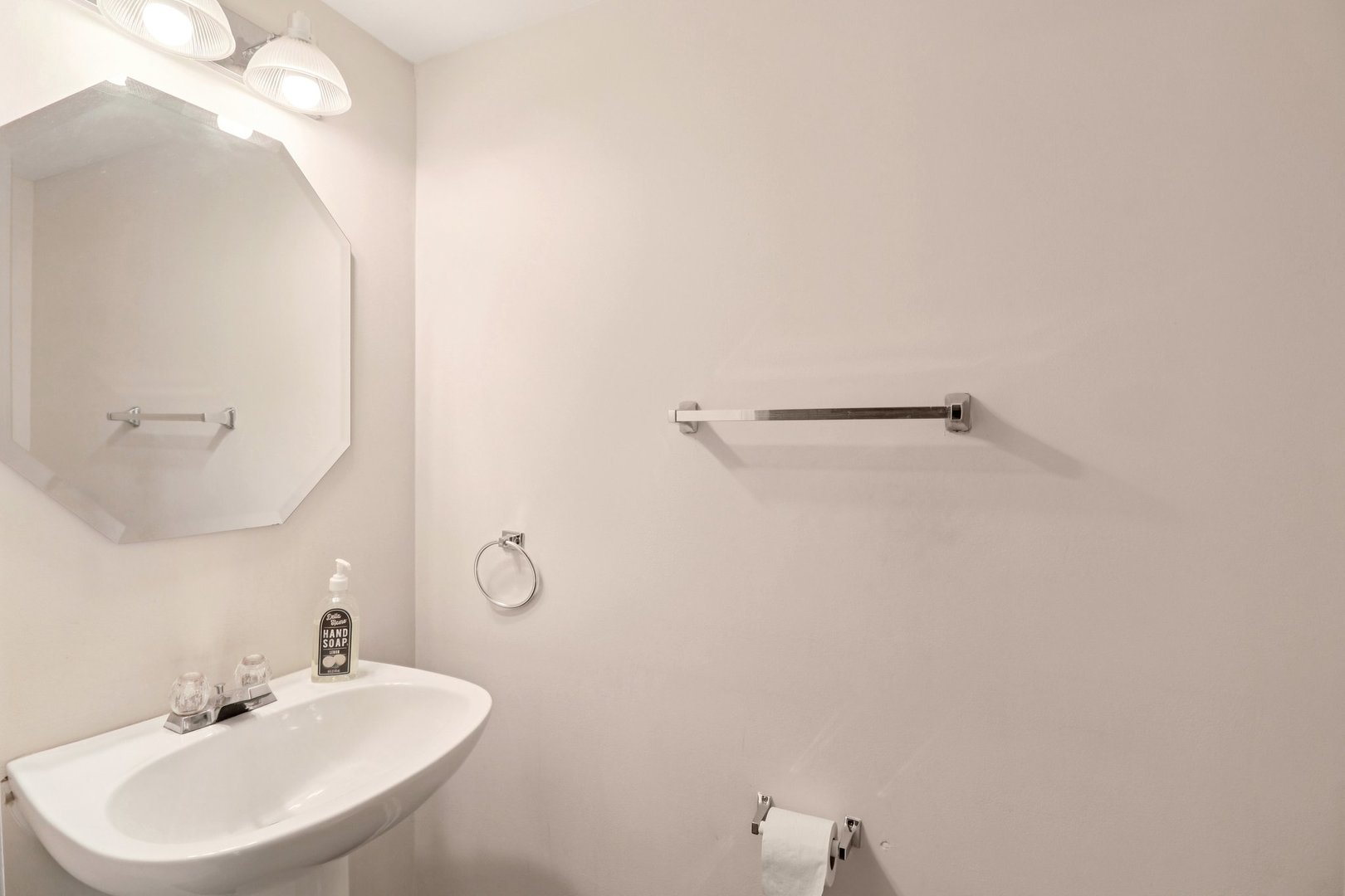 353 Gregory Street, Aurora, IL 60504