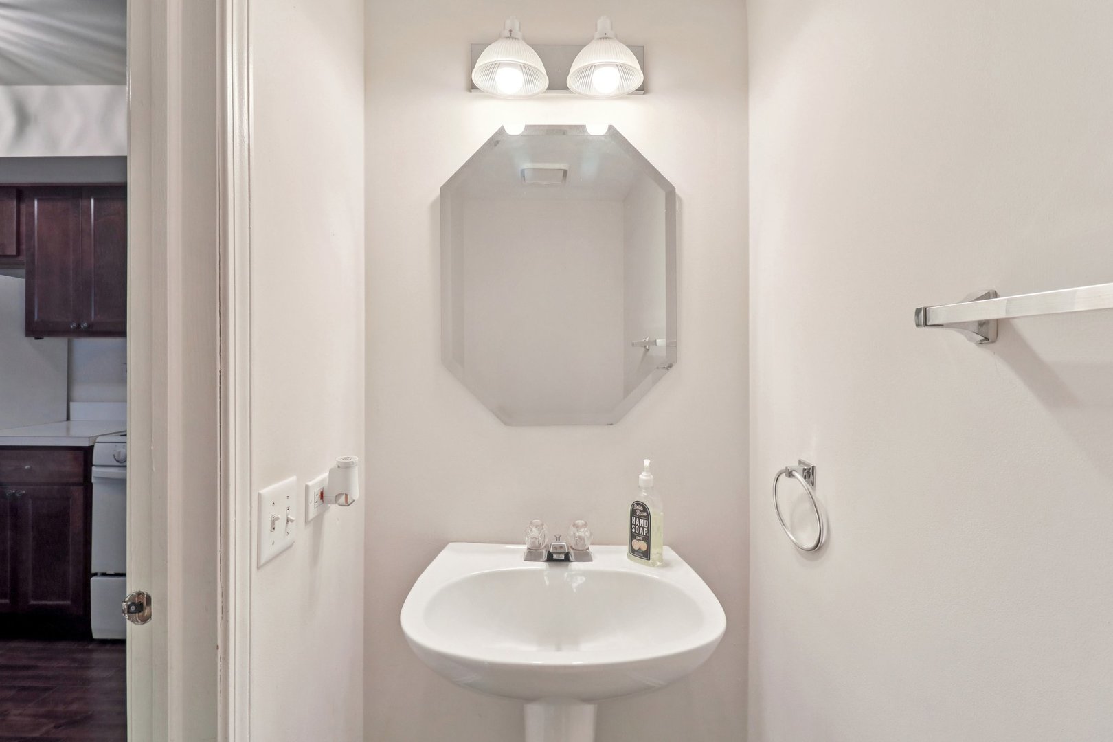 353 Gregory Street, Aurora, IL 60504