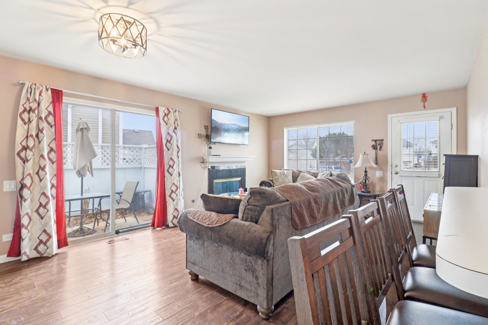 353 Gregory Street, Aurora, IL 60504