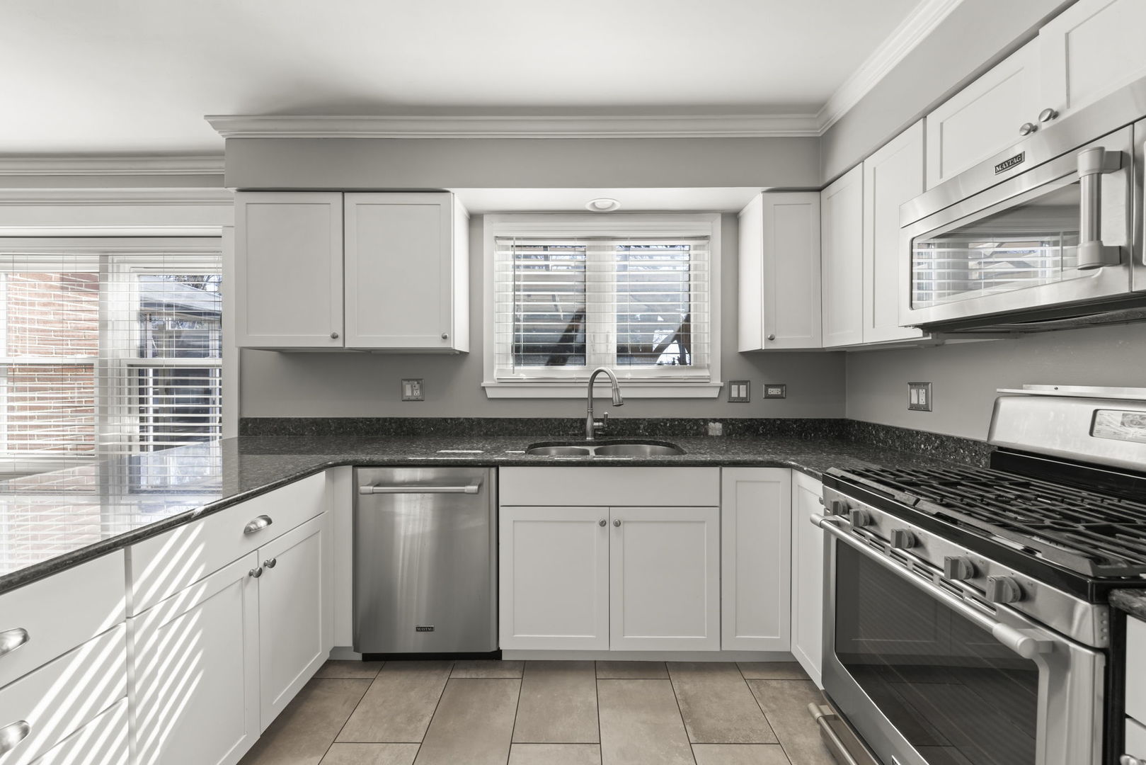 3253 Stewert Drive, Darien, IL 60561