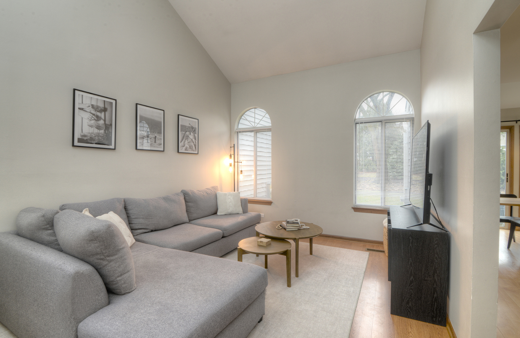 461 Canterbury Drive #461, Carol Stream, IL 60188