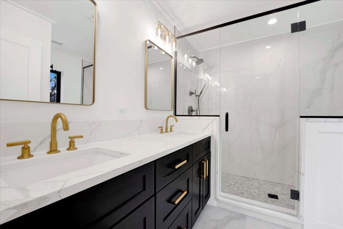 218 N Park Avenue, Lombard, IL 60148