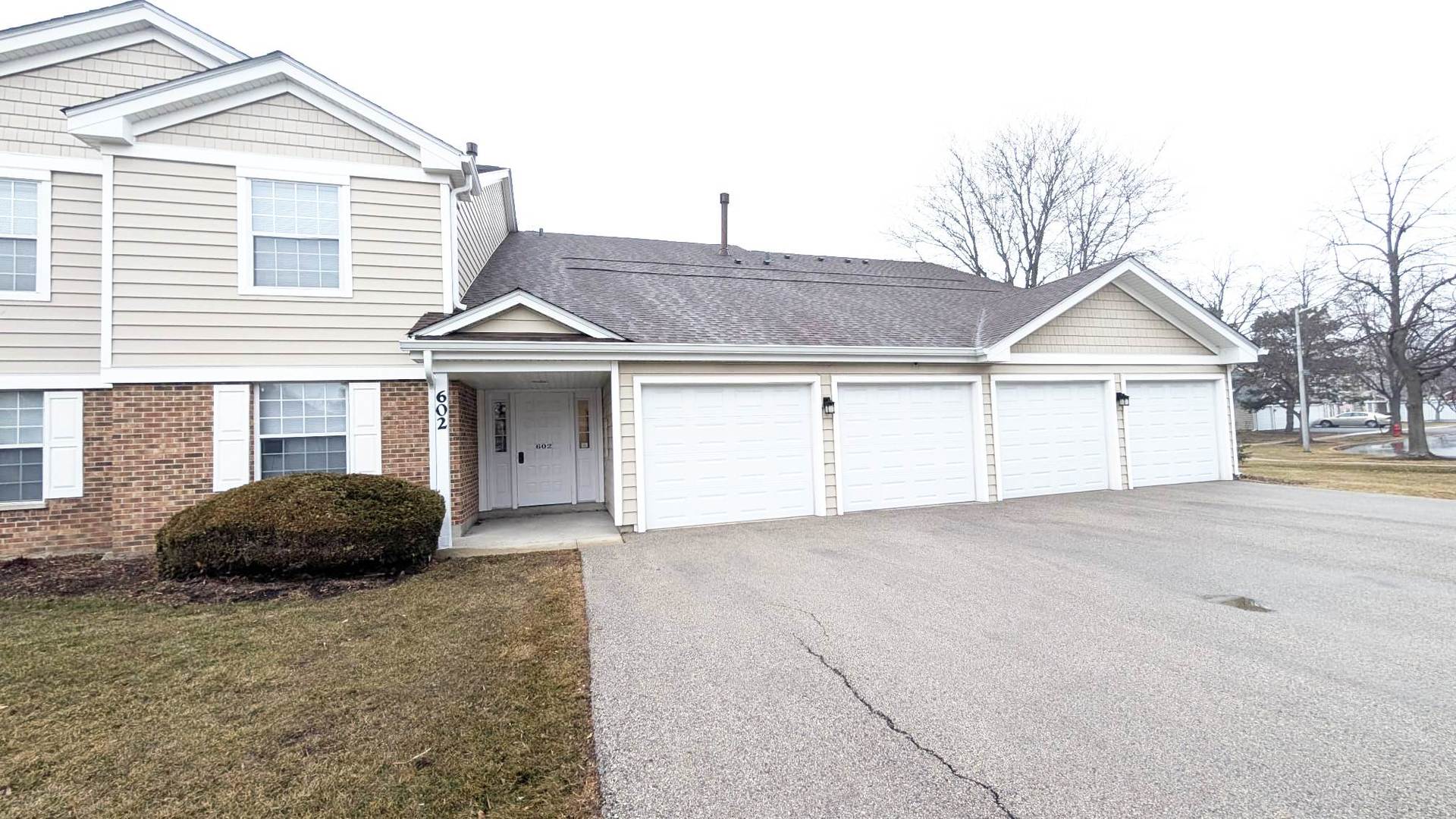 602 HANOVER Court #V1, Schaumburg, IL 60194