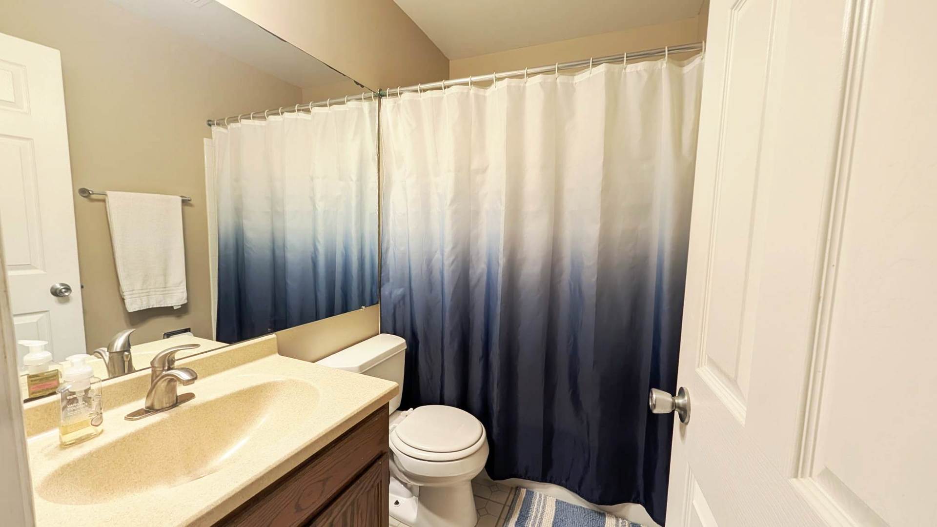 602 HANOVER Court #V1, Schaumburg, IL 60194