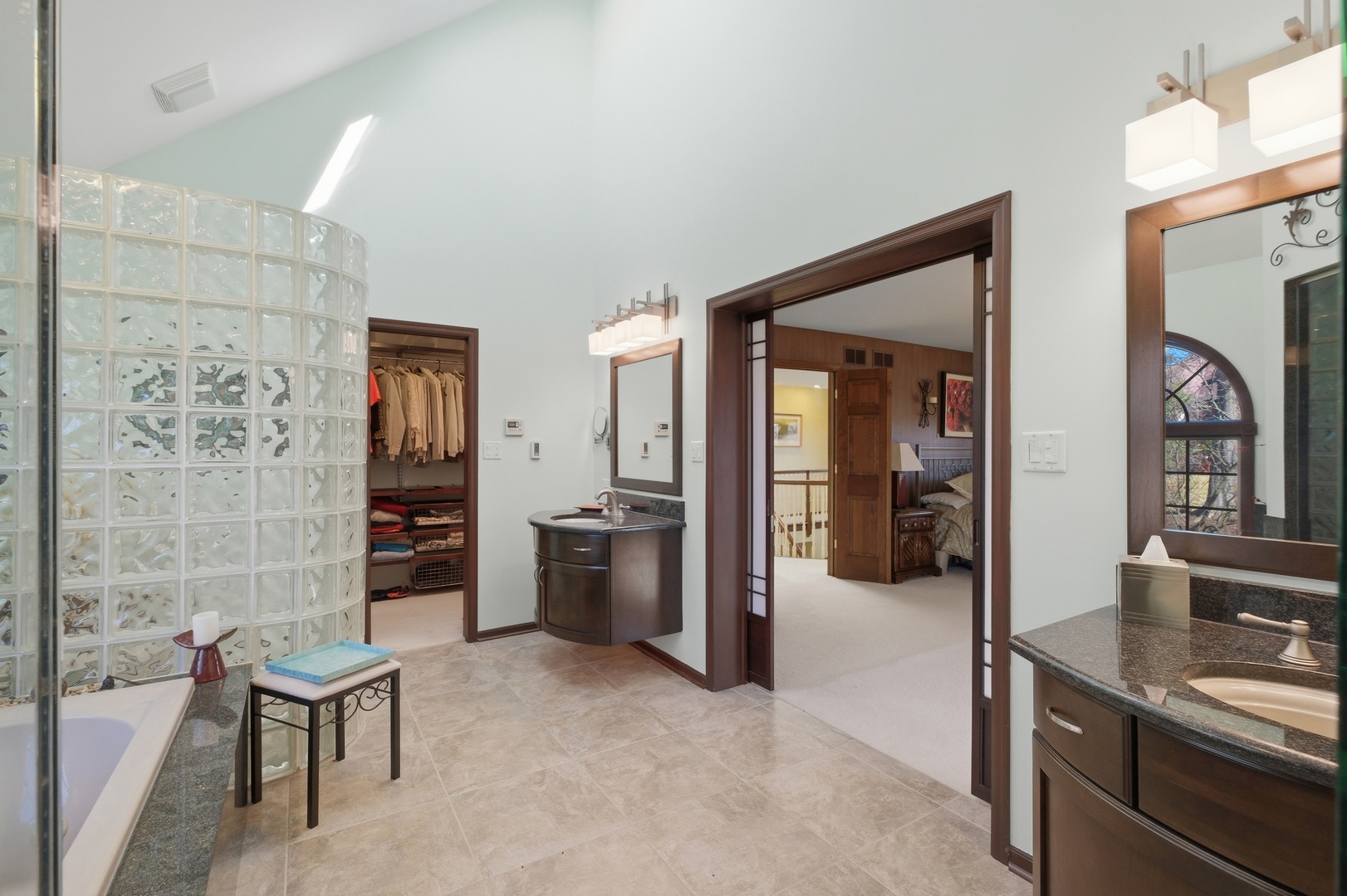 9 Equestrian Way, Lemont, IL 60439