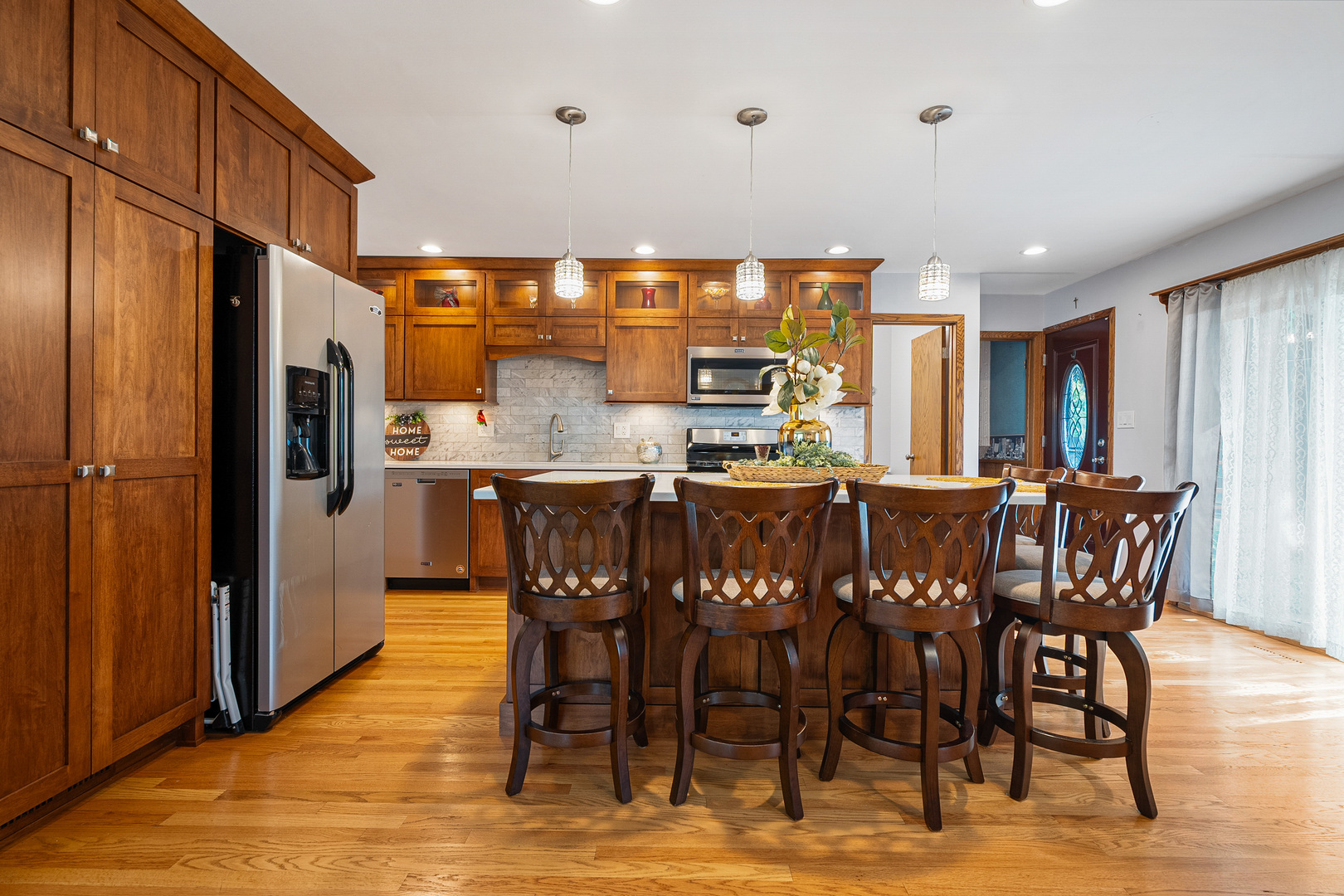 8832 Pleasant Avenue, Hickory Hills, IL 60457