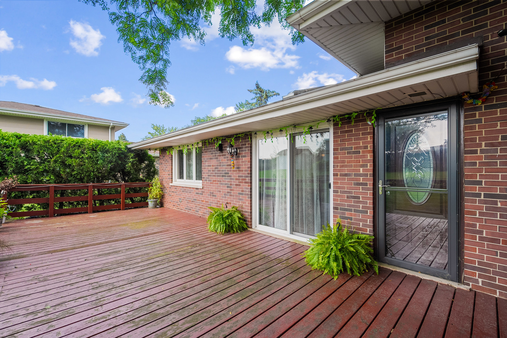 8832 Pleasant Avenue, Hickory Hills, IL 60457