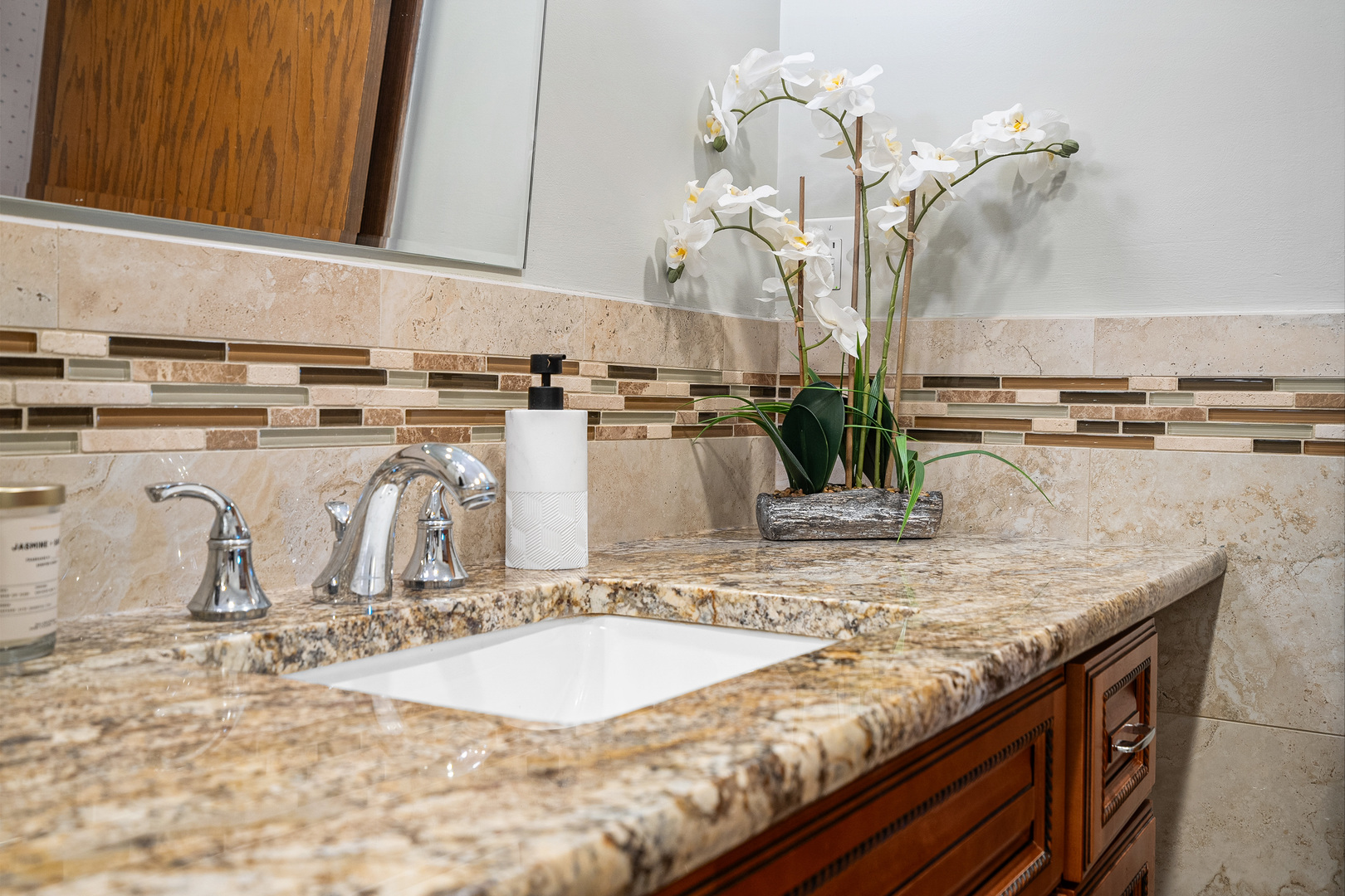 8832 Pleasant Avenue, Hickory Hills, IL 60457