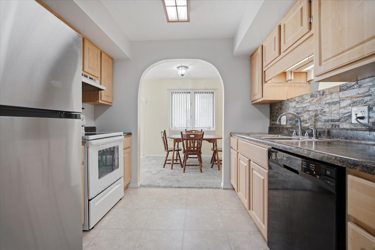 1600 Northbrook #B9, Normal, IL 61761