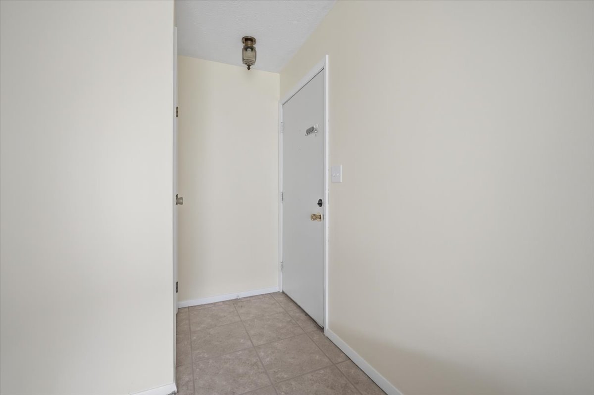 1600 Northbrook #B9, Normal, IL 61761