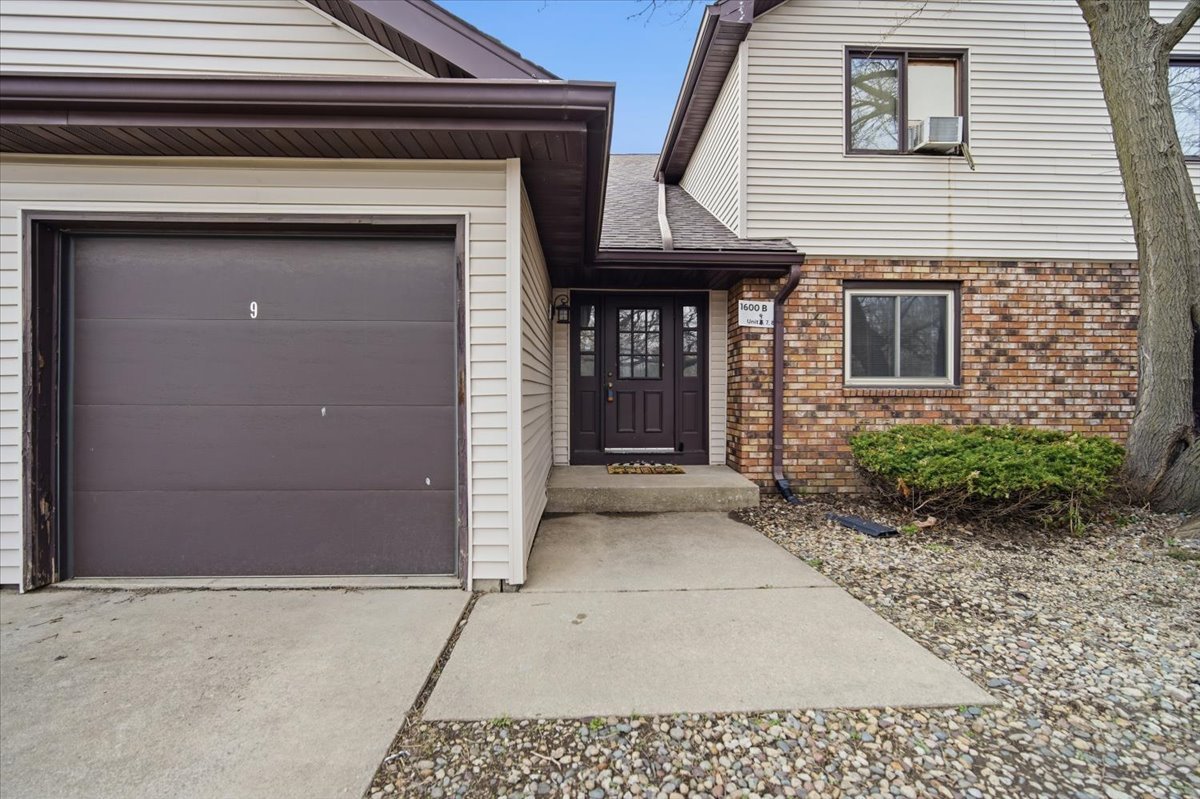 1600 Northbrook #B9, Normal, IL 61761