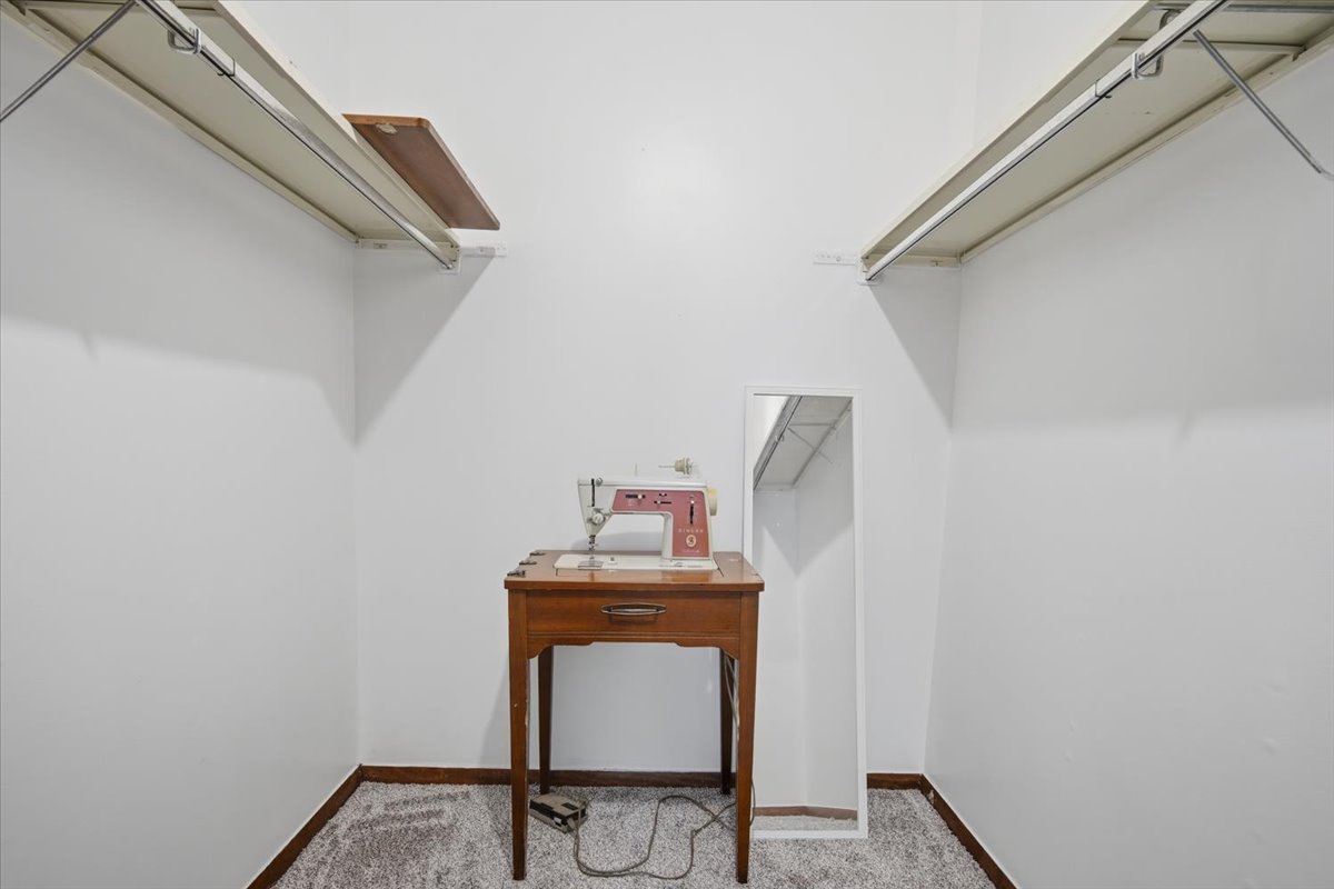 1600 Northbrook #B9, Normal, IL 61761