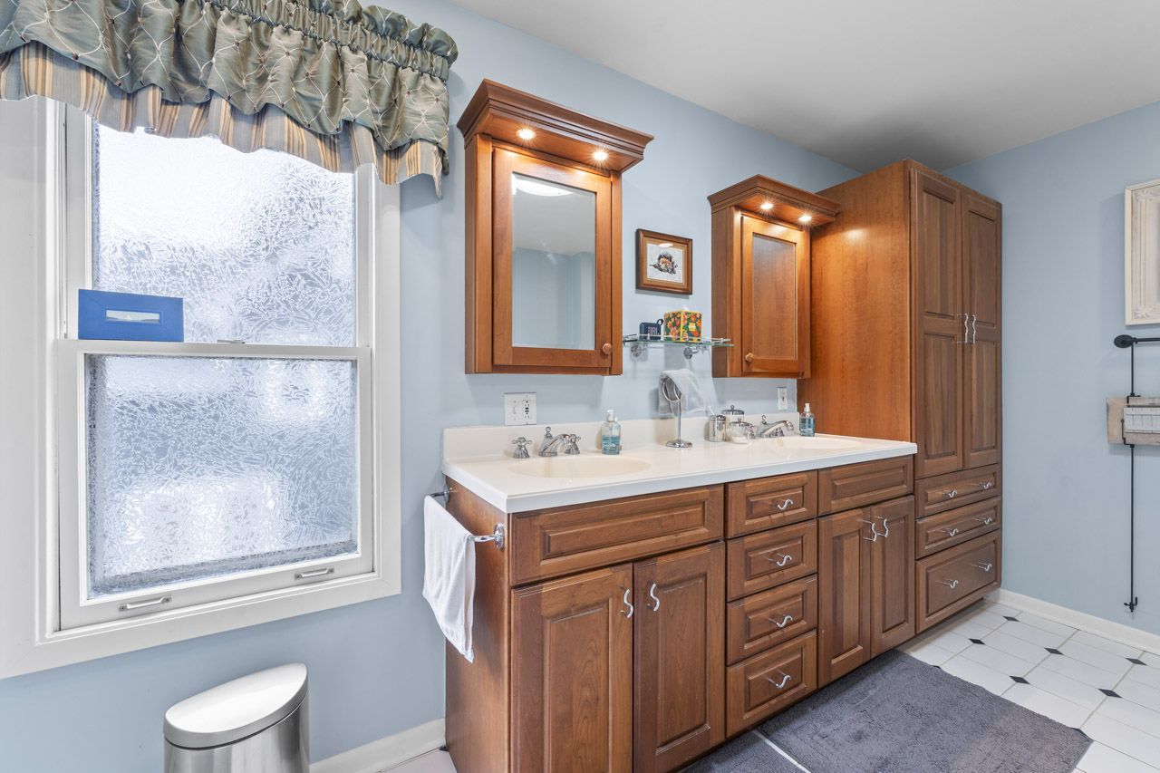 114 S Elm Street, Mount Prospect, IL 60056