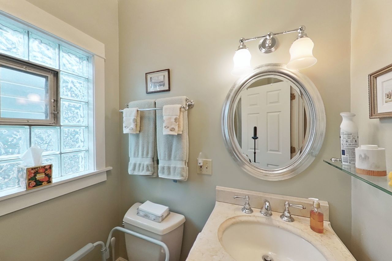 114 S Elm Street, Mount Prospect, IL 60056