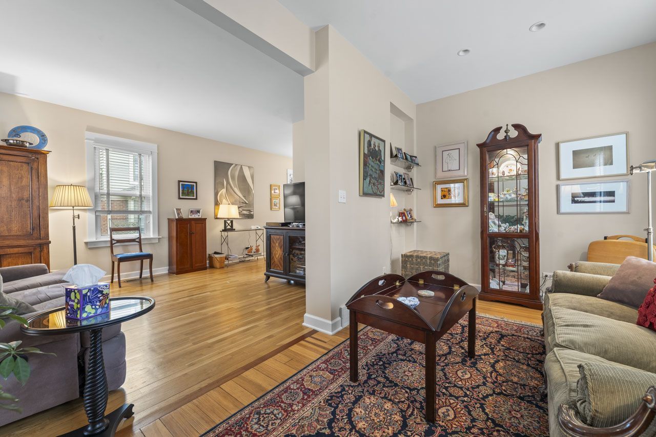 114 S Elm Street, Mount Prospect, IL 60056