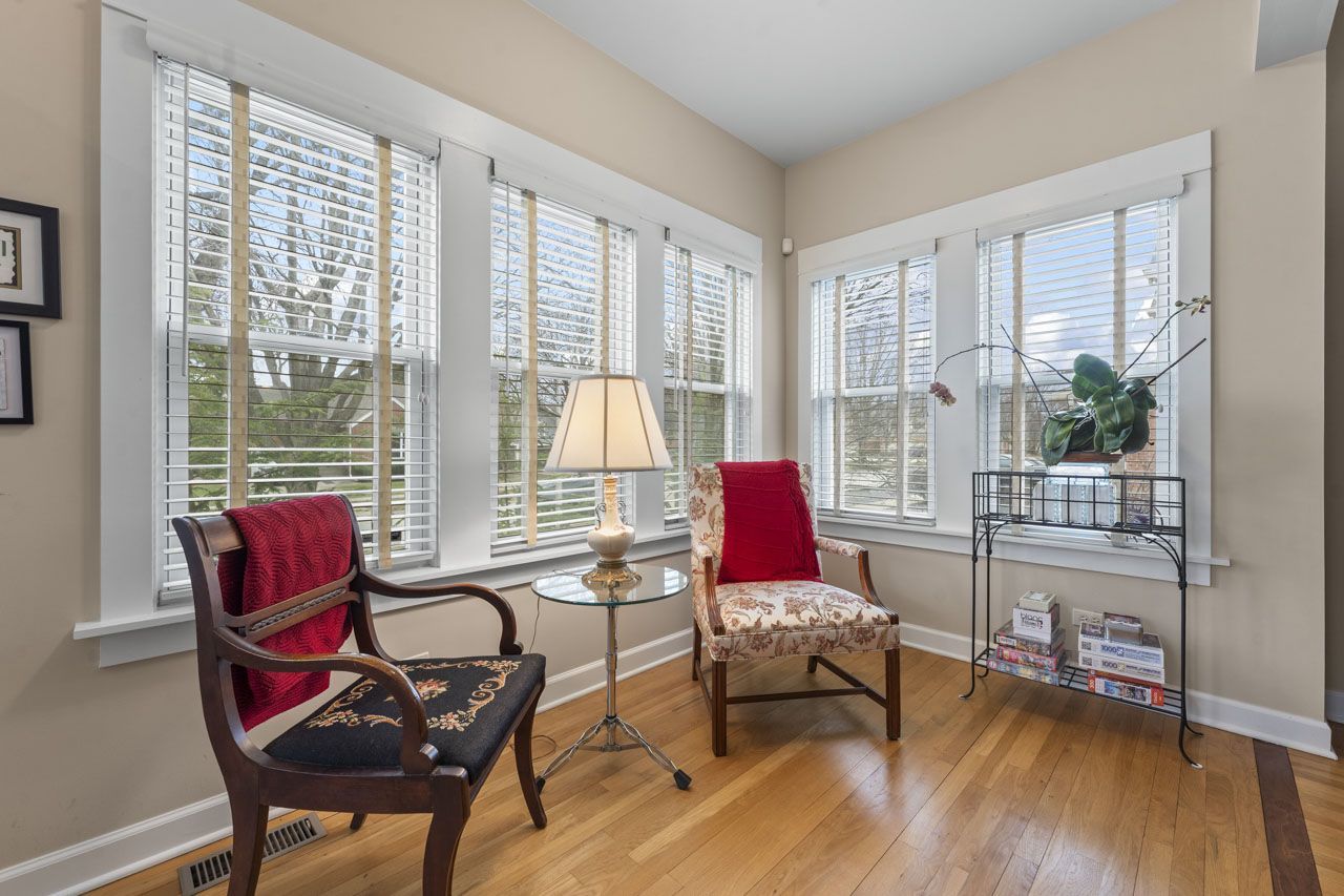 114 S Elm Street, Mount Prospect, IL 60056