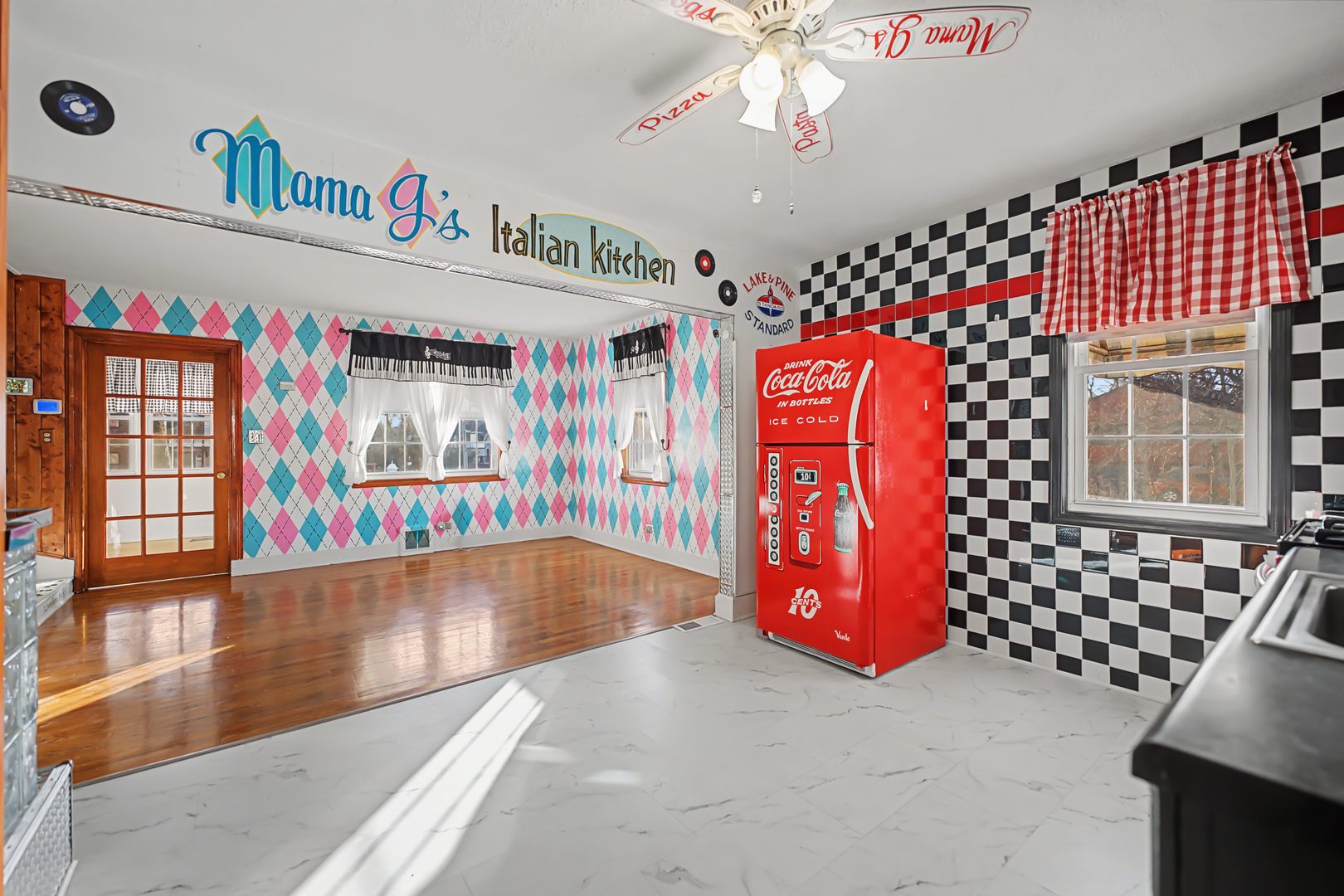 880 Bemis Road, Glen Ellyn, IL 60137