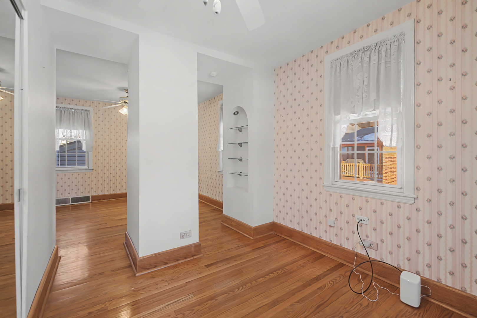 880 Bemis Road, Glen Ellyn, IL 60137