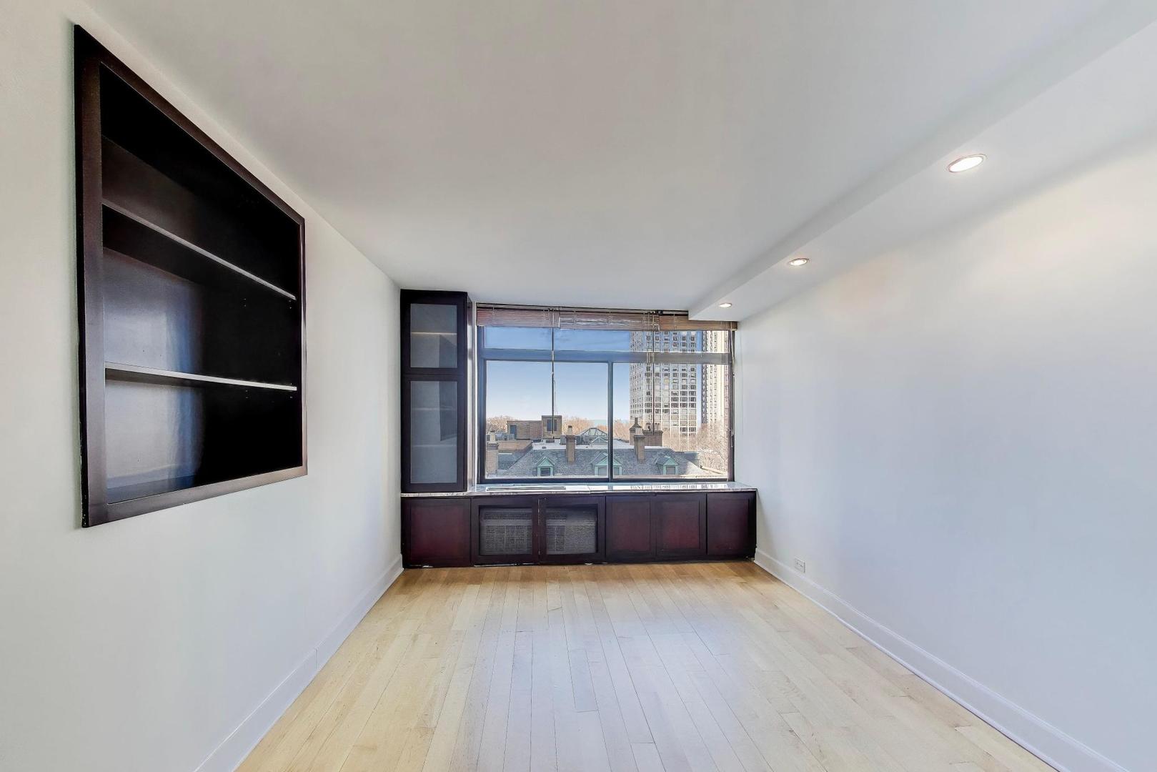 1450 N Astor Street #9C, Chicago, IL 60610