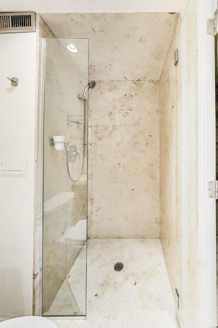 1450 N Astor Street #9C, Chicago, IL 60610