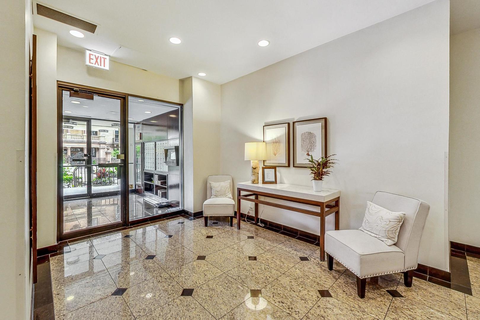 1450 N Astor Street #9C, Chicago, IL 60610