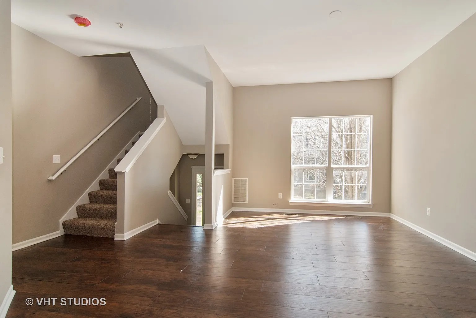 1325 Chestnut Lane, Yorkville, IL 60560