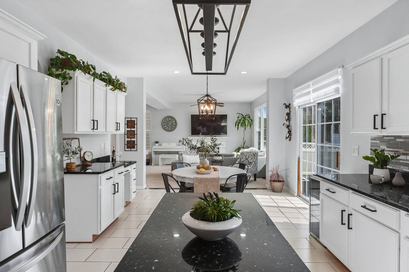 305 Hampton Road, Sugar Grove, IL 60554