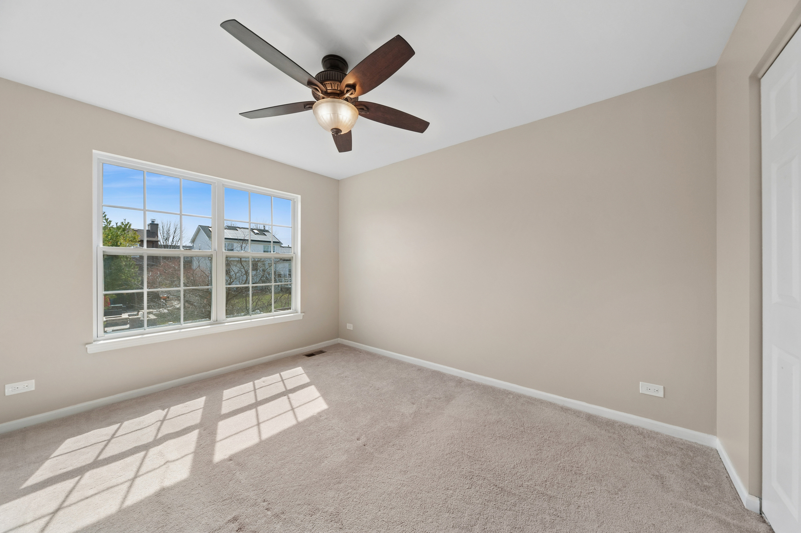 305 Hampton Road, Sugar Grove, IL 60554