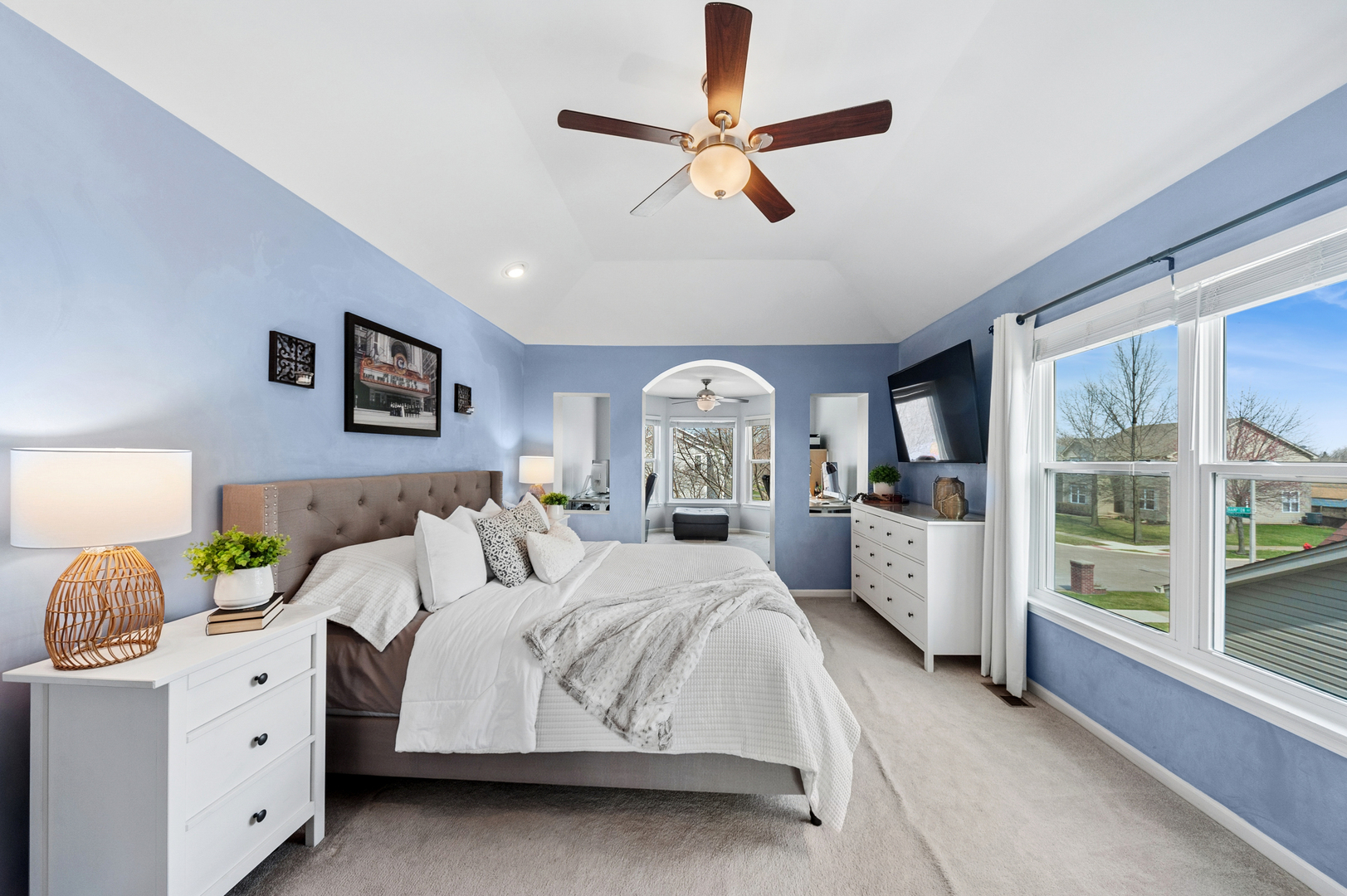 305 Hampton Road, Sugar Grove, IL 60554