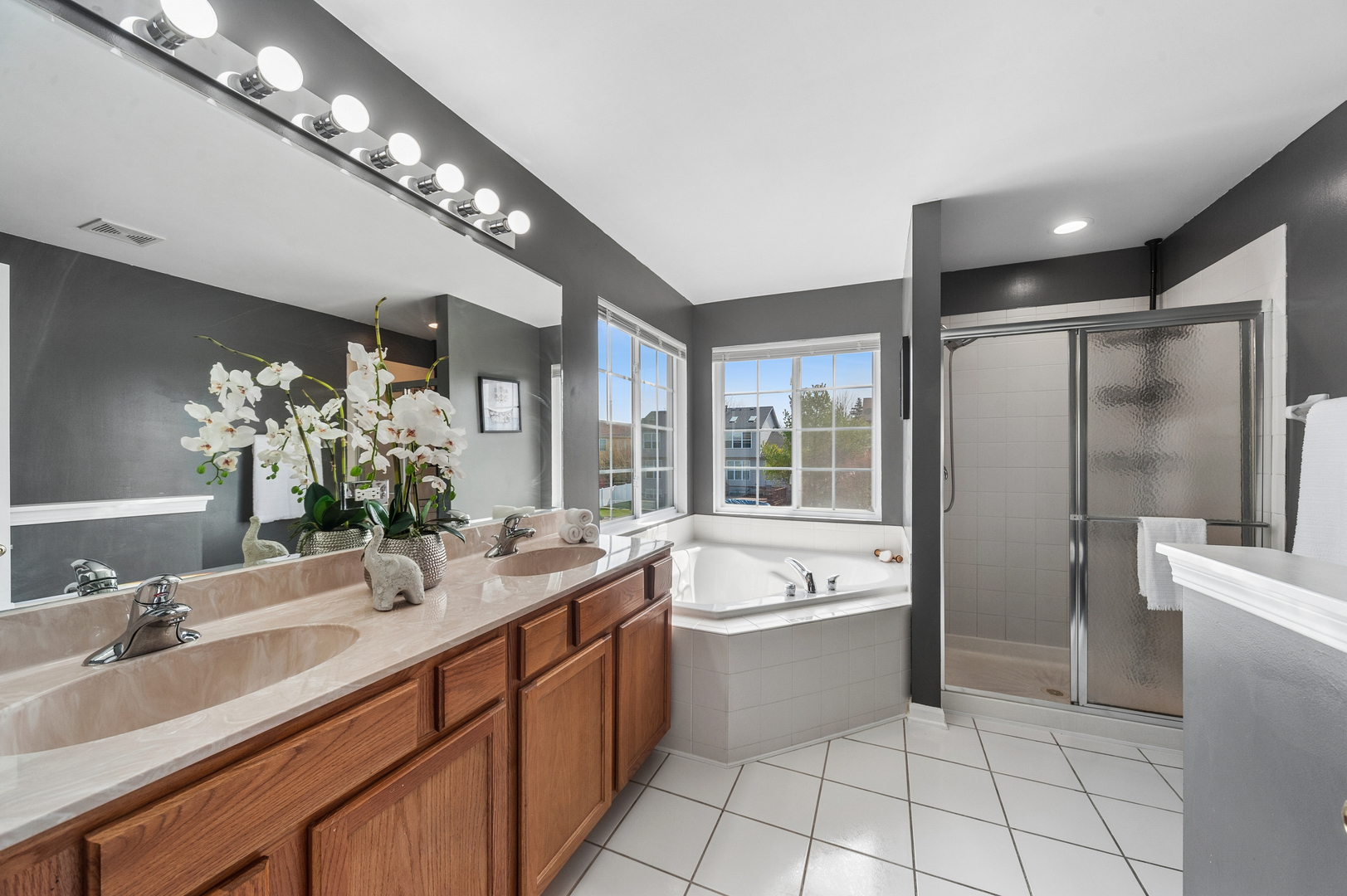 305 Hampton Road, Sugar Grove, IL 60554