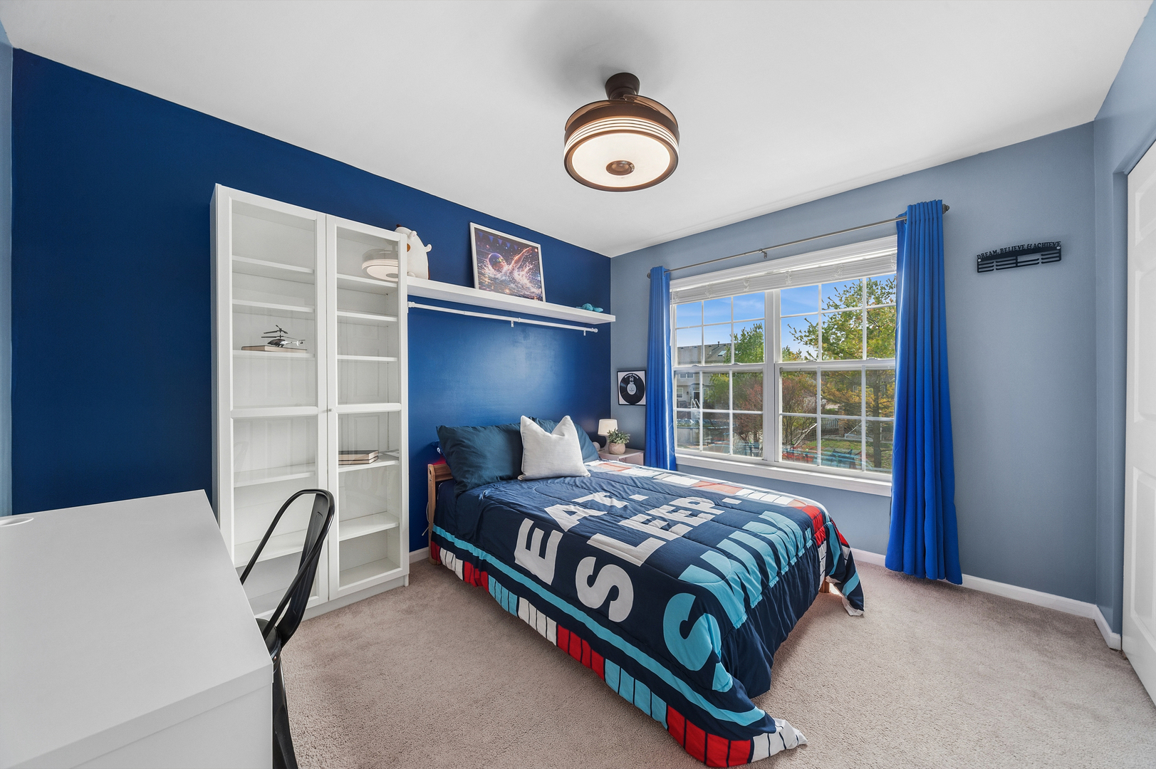 305 Hampton Road, Sugar Grove, IL 60554