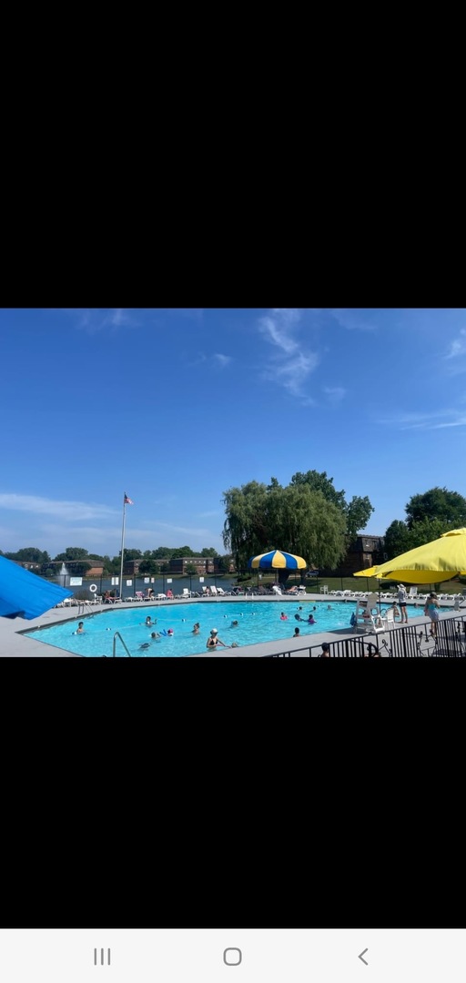 9460 Bay Colony Drive #3N, Des Plaines, IL 60016