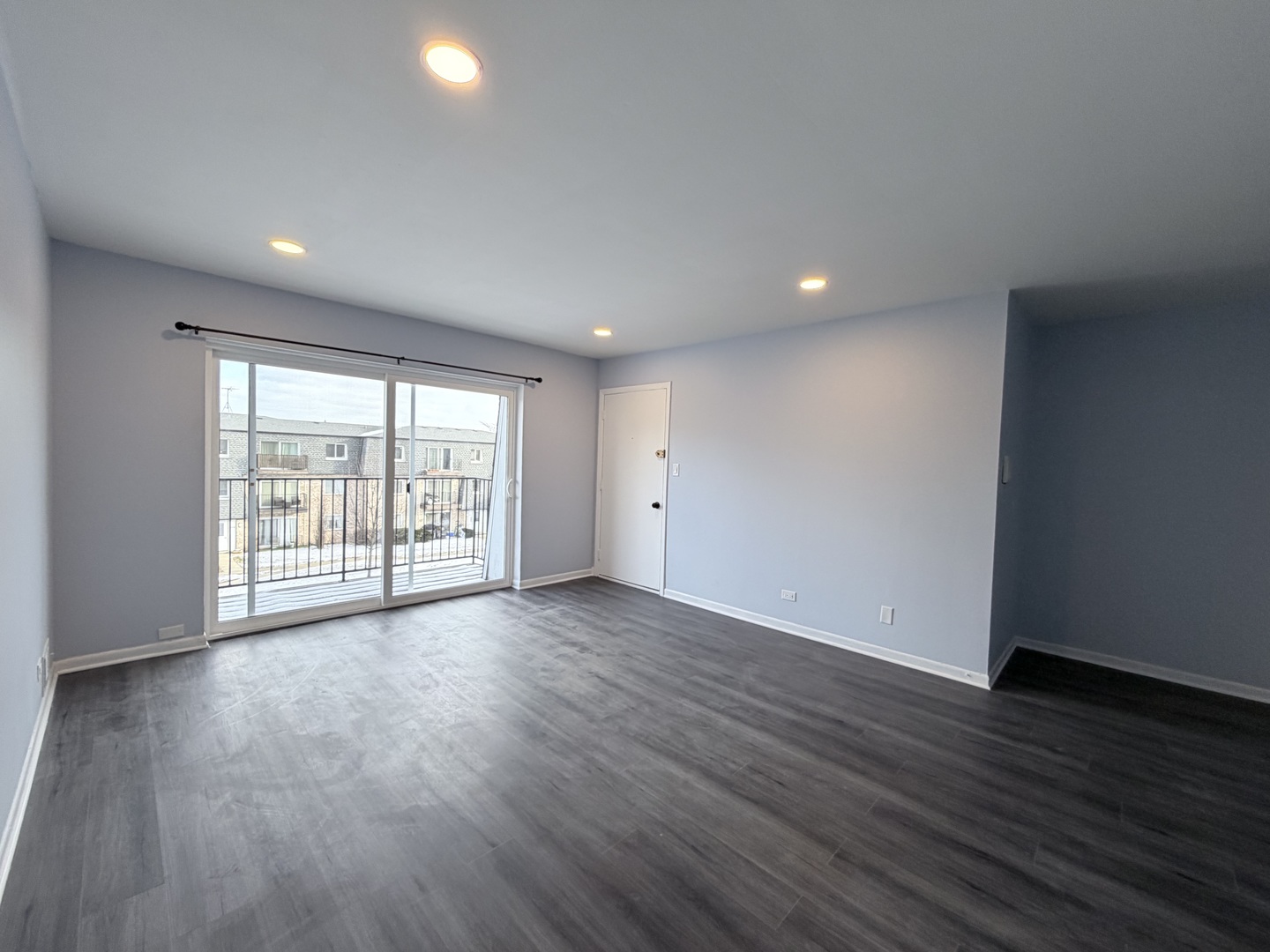 9460 Bay Colony Drive #3N, Des Plaines, IL 60016