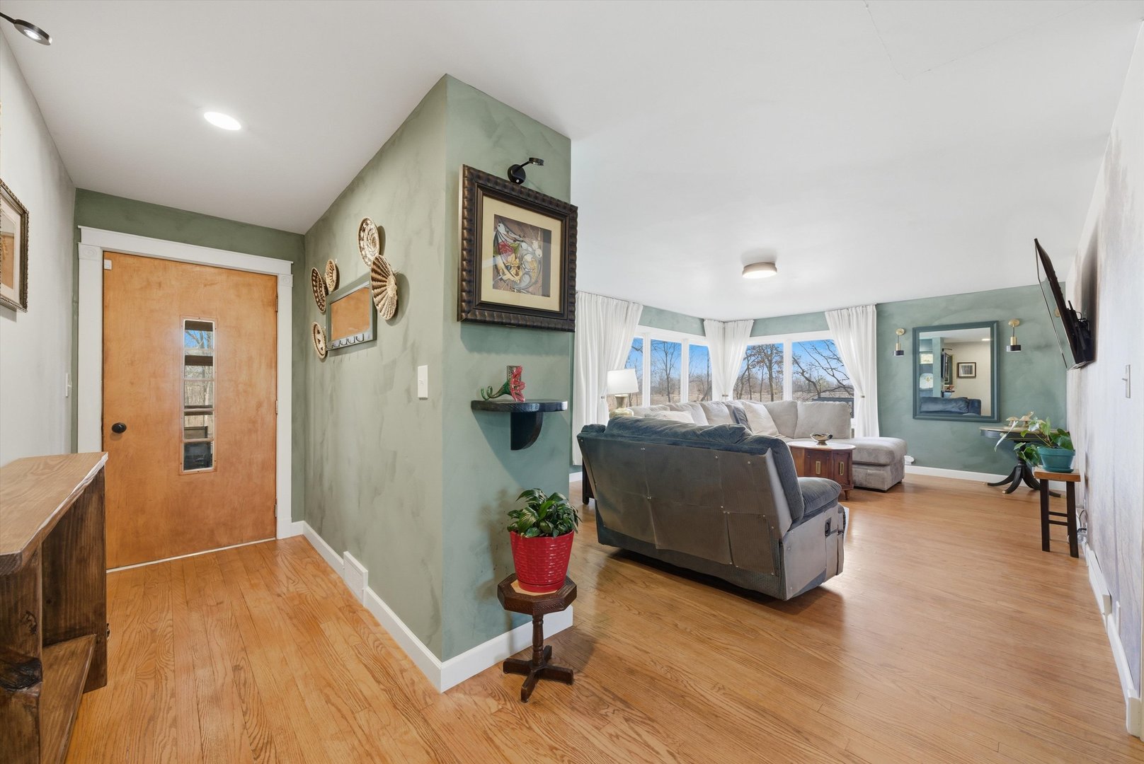 1834 Wolverine Road, Dixon, IL 61021