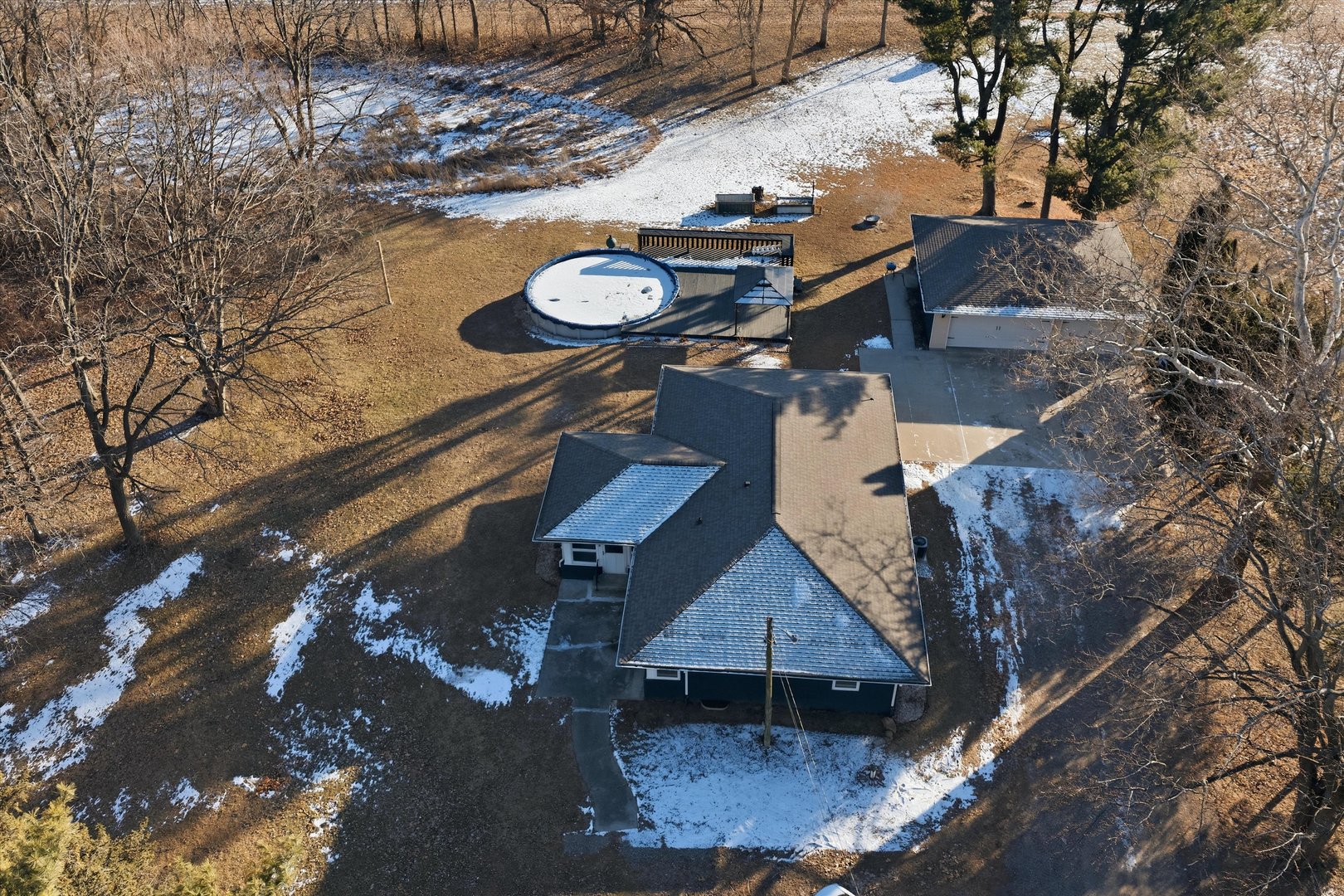 1834 Wolverine Road, Dixon, IL 61021